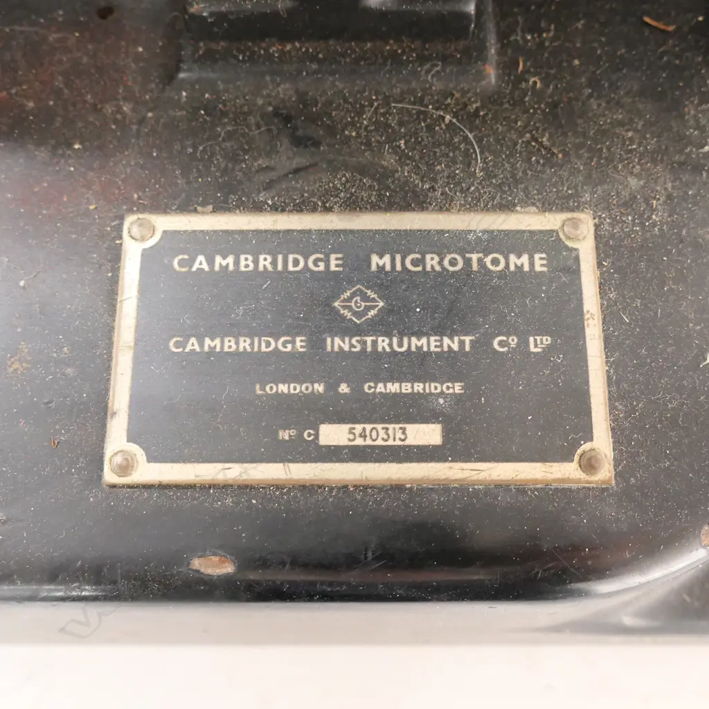 CAMBRIDGE INSTRUMENT CO LTD MICROTOME, HEAVY CAST STEEL, NO BLADES Image 1++
